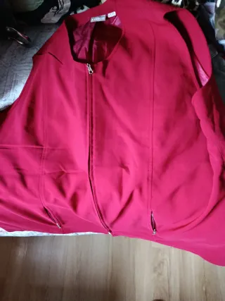 Chaleco rojo con cremallera