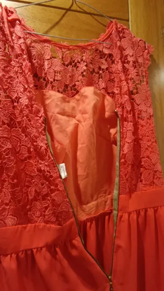 Vestido largo encaje coral