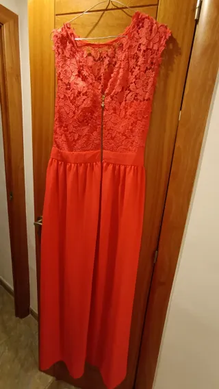 Vestido largo encaje coral