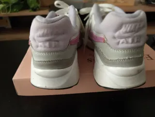 Nike Air Max ST Talla 38.5