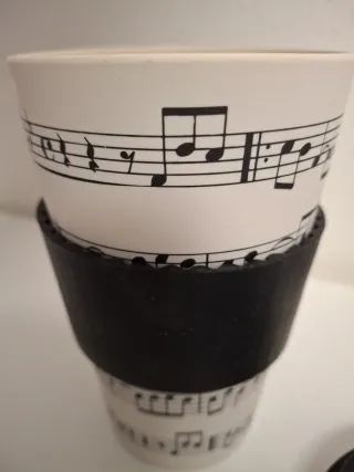 Tazza termica con note musicali