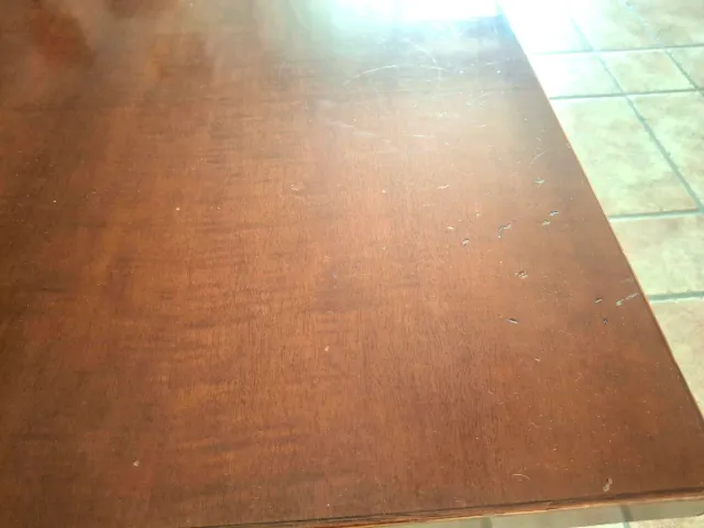 Tavolino vintage in legno con cassetto