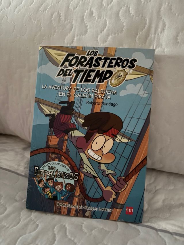 8 libros futbolísimos. 7€ cada uno