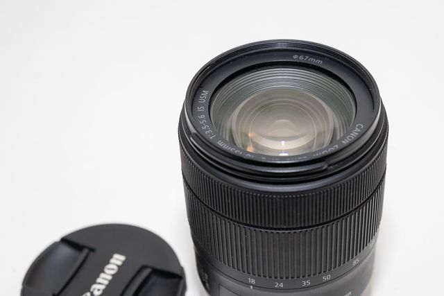 Canon EF-S 18-135mm f/3.5-5.6 IS USM