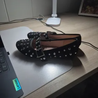 Manoletinas negras con tachuelas plateadas