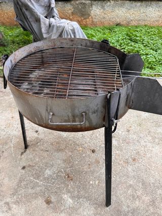 Barbacoa metallica a legna/carbone