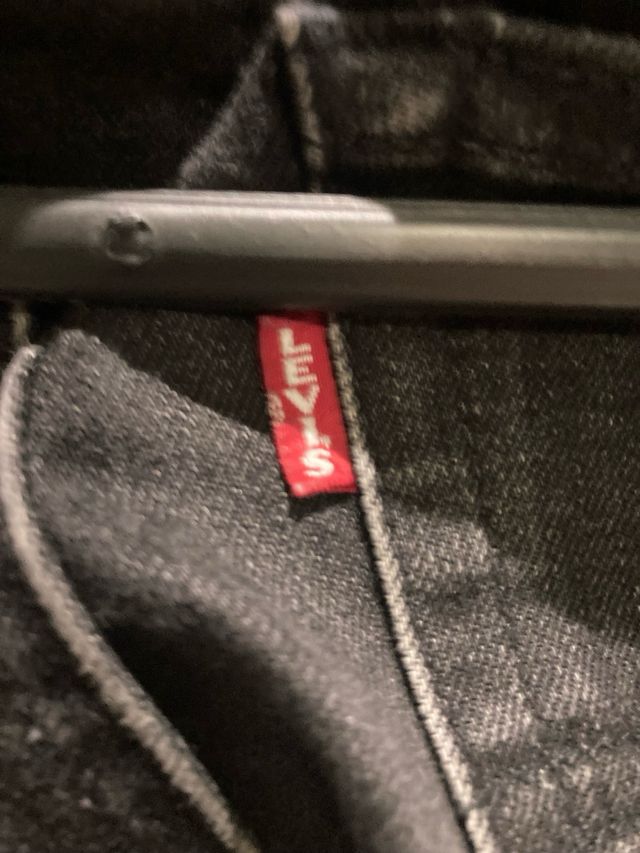 Vaqueros LEVI’S Negros