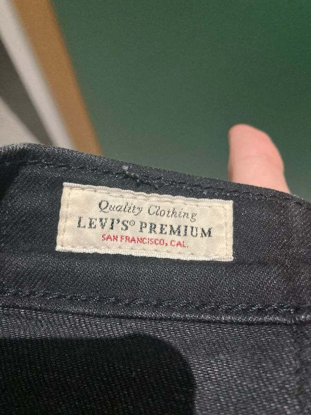 Vaqueros LEVI’S Negros