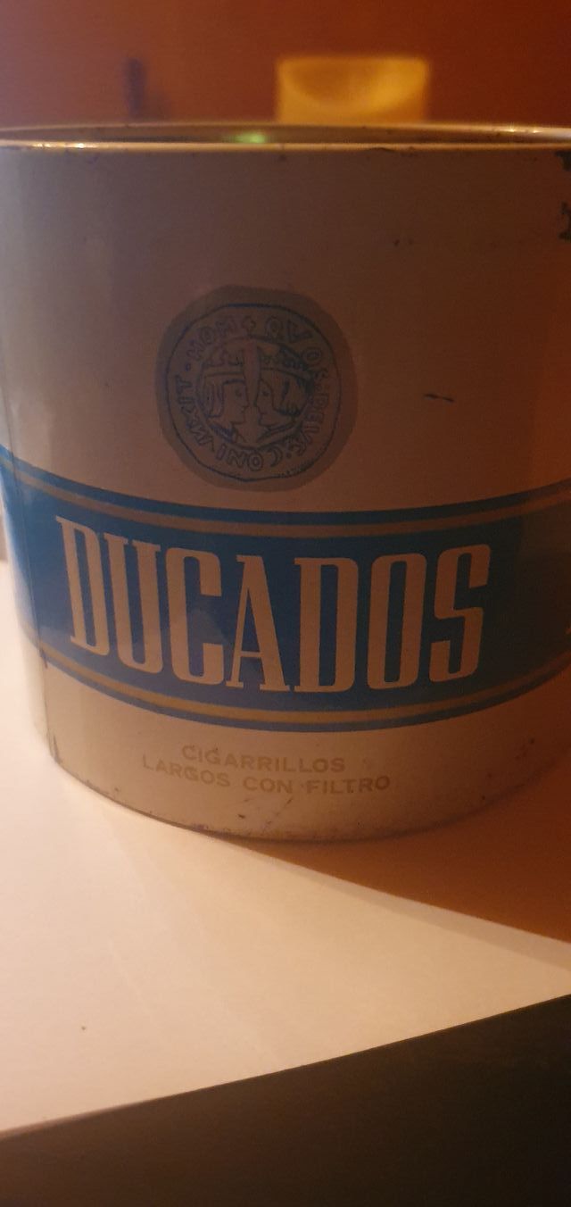 Lata Ducados Antigua da Collezione