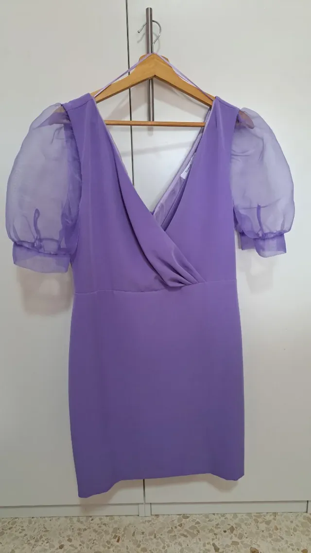 Vestido morado fiesta mangas abullonadas