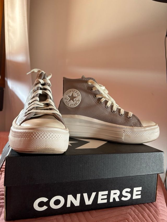 Zapatillas Converse Grises y Blancas