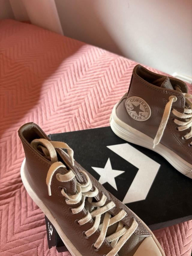 Zapatillas Converse Grises y Blancas