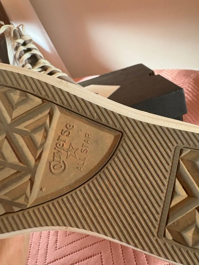 Zapatillas Converse Grises y Blancas