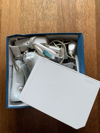 Nintendo Wii Blanca con Accesorios