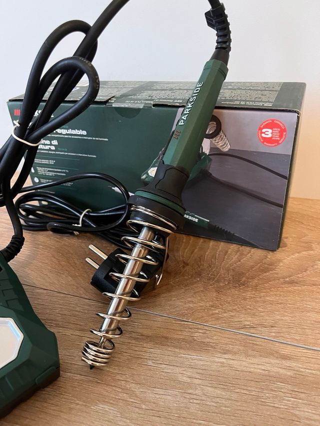 Stazione di saldatura regolabile