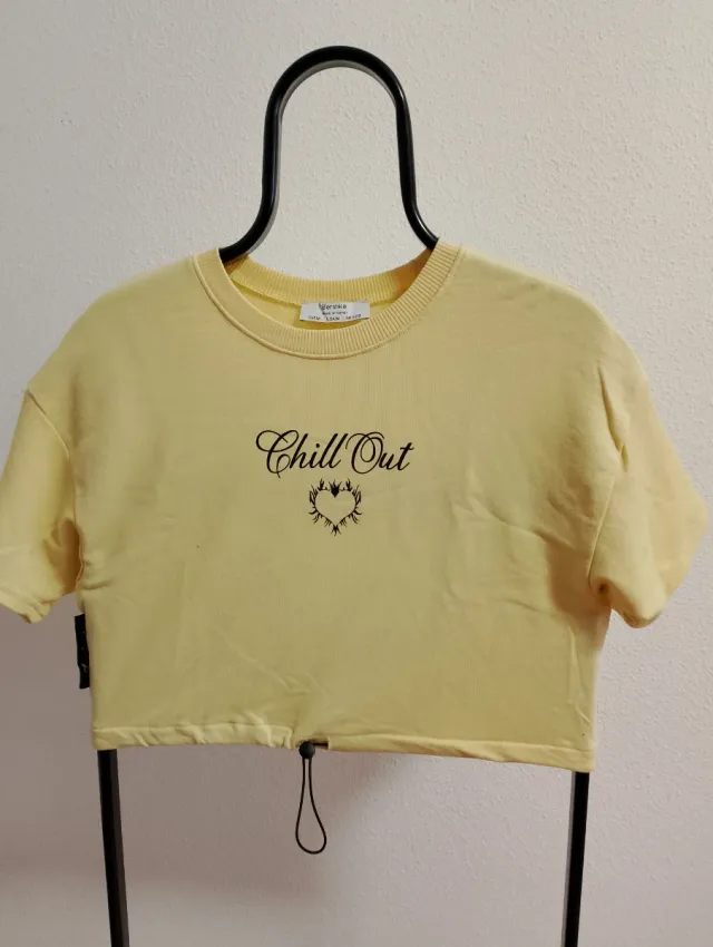 Camiseta Bershka amarilla crop top