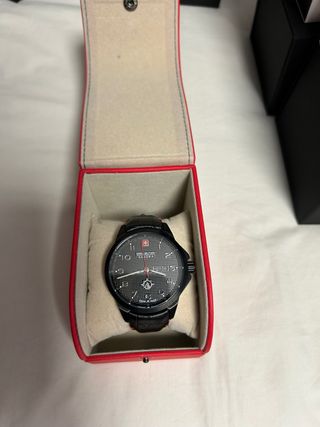 Reloj Swiss Military Hanowa Negro y Rojo