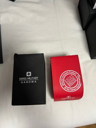Reloj Swiss Military Hanowa Negro y Rojo