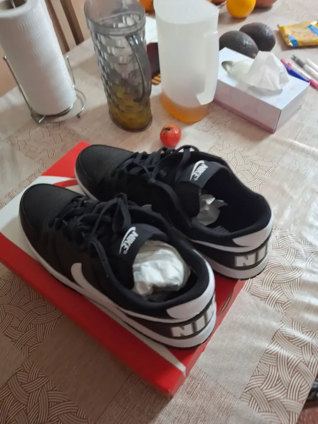 Zapatillas Nike Big Low Negras y Blancas