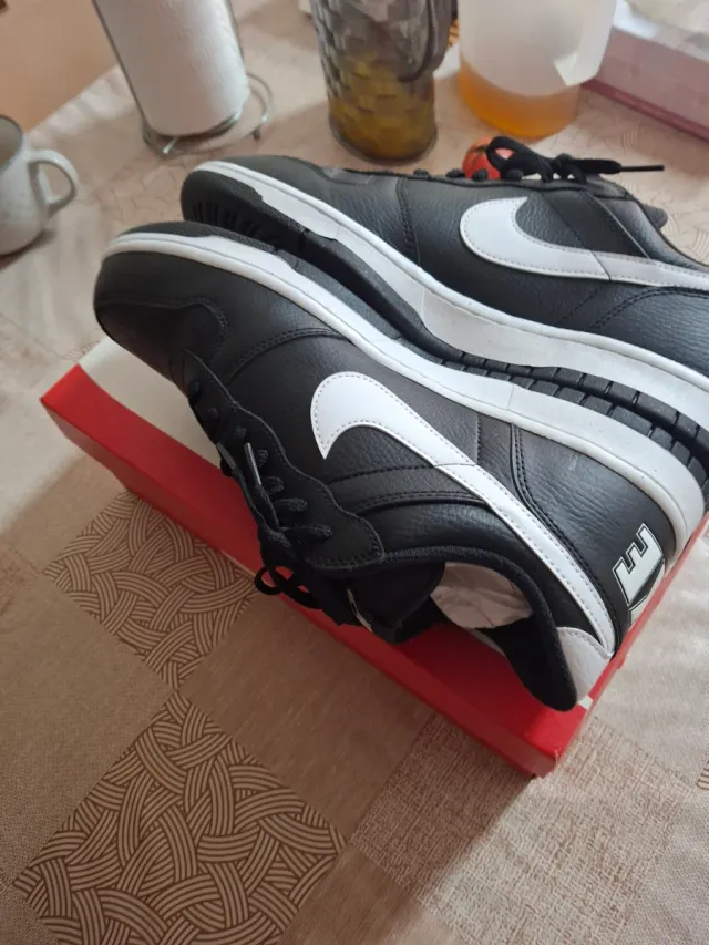 Zapatillas Nike Big Low Negras y Blancas