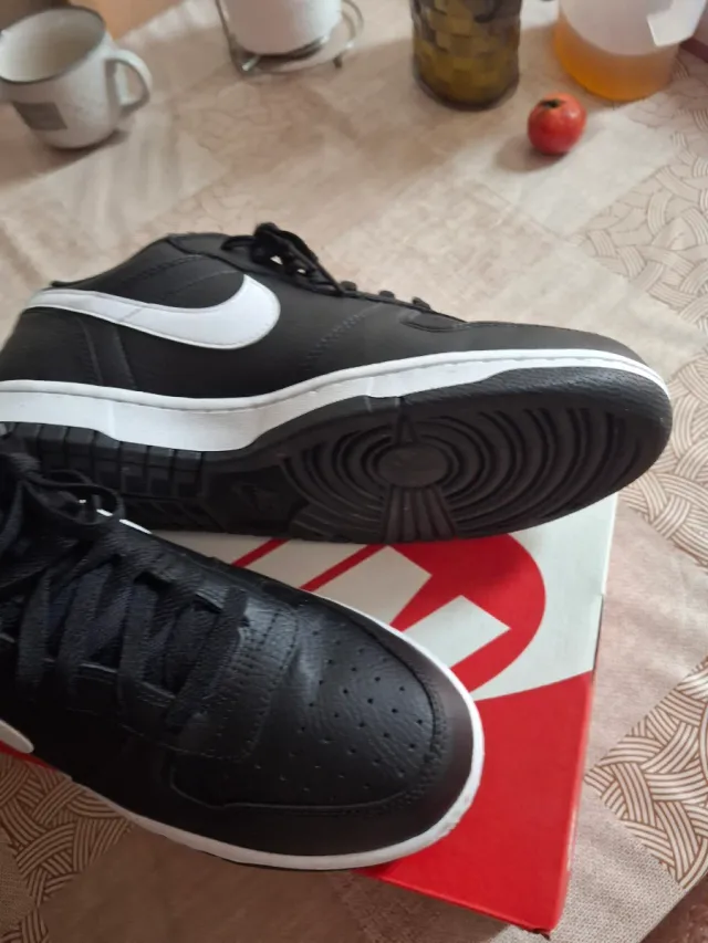 Zapatillas Nike Big Low Negras y Blancas