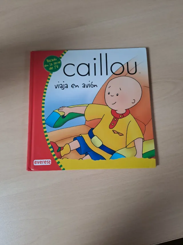 Caillou viaja en avión (Mis cuentos de Caillou)...