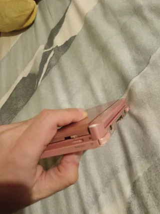 Nintendo 3DS Rosa + 1 Gioco