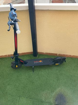 Patín Eléctrico Red Bull Racing