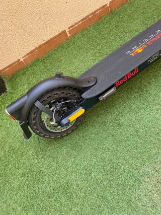 Patín Eléctrico Red Bull Racing