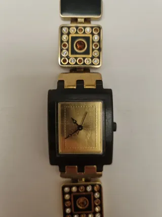 Orologio Swatch Rettangolare Nero e Oro