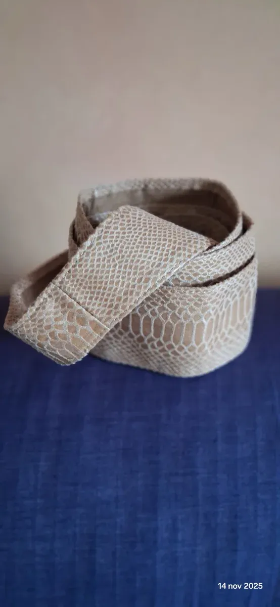 Cinturón piel, tipo fajín, ajustable