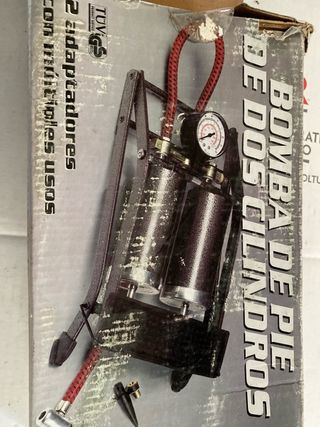 Bomba de pie para neumáticos