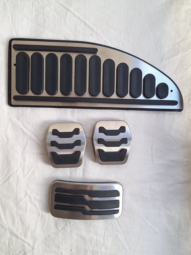 Cubierta Reposapiés y Pedales Coche