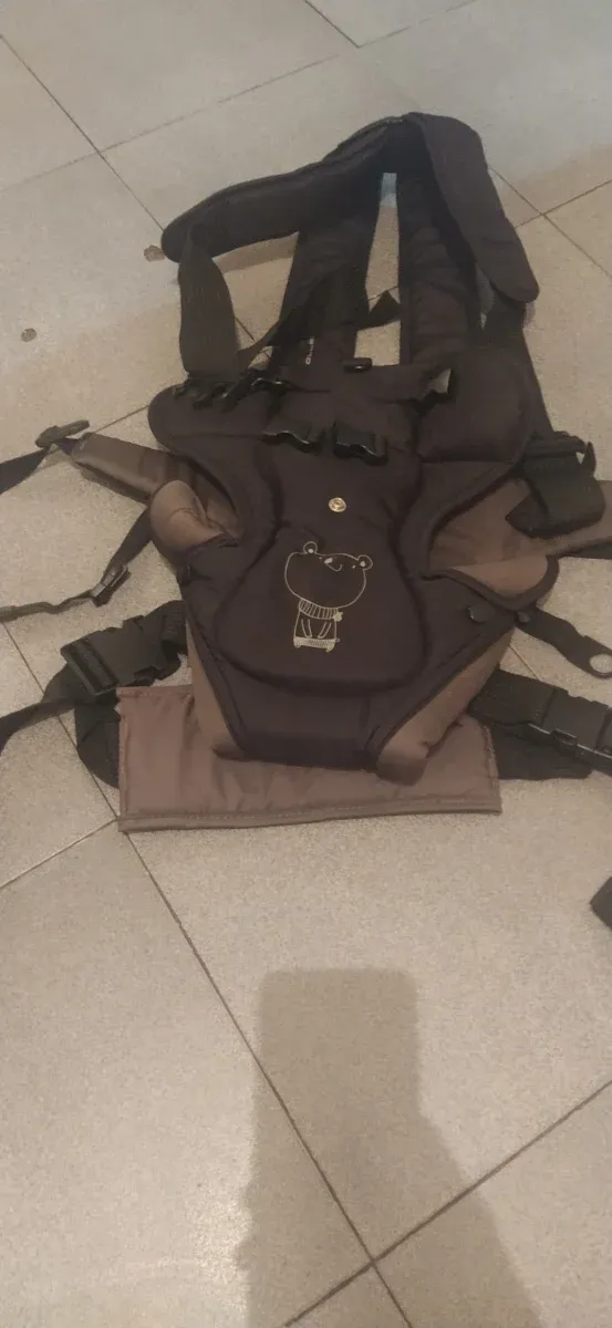 Portabebés ergonómico con diseño de oso