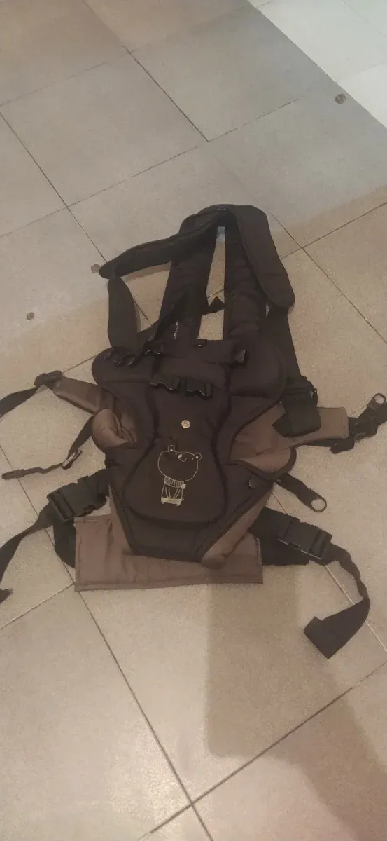 Portabebés ergonómico con diseño de oso