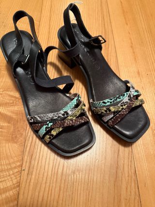 Sandalias T39 Negras Multicolor a estrenar