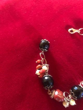 Bracciale corallo e pietre dure