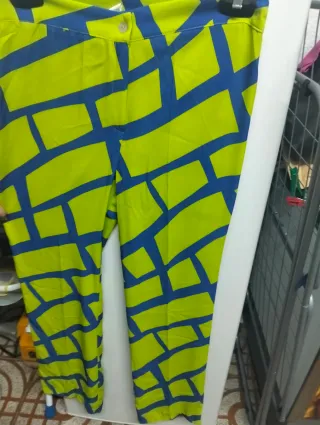 Pantalón estampado geométrico