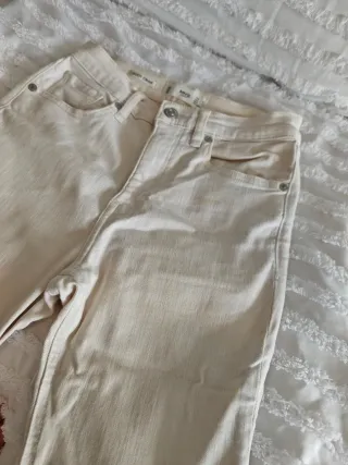 Pantalón Mango crema
