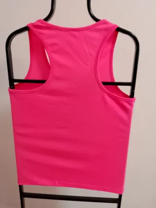 Camiseta sin mangas rosa con calavera