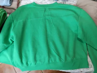 Conjunto chándal crop top verde