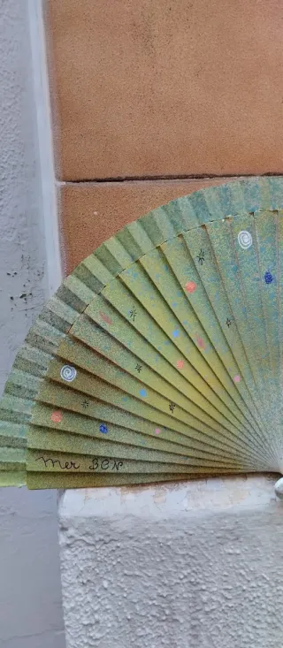 Abanico pintado a mano exclusivo