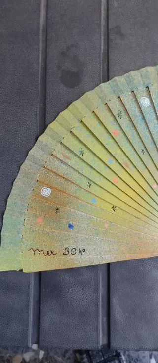 Abanico pintado a mano exclusivo