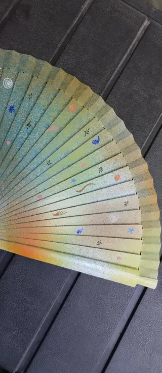 Abanico pintado a mano exclusivo
