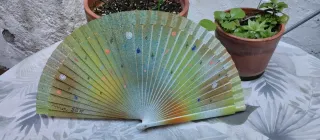 Abanico pintado a mano exclusivo