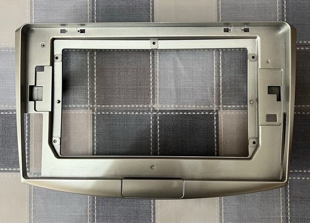 Marco pantalla VW Passat B6/B7 color negro