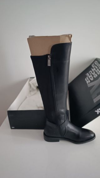 Botas altas XTI negras nuevas