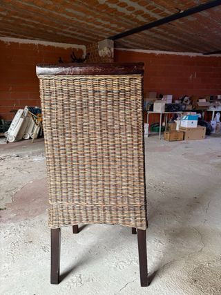 18 Sillas de Mimbre Marrones y Beige