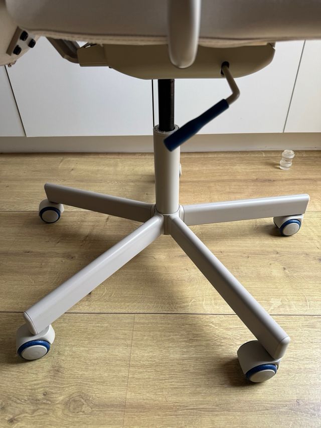 Silla de oficina IKEA FLINTAN con reposabrazos