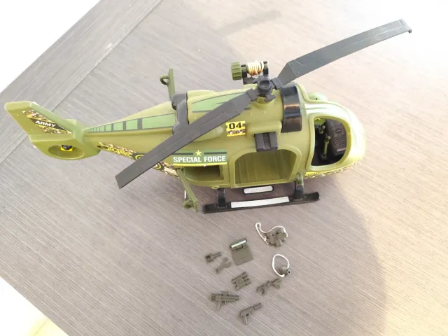 Helicóptero PinyPon Action Militar